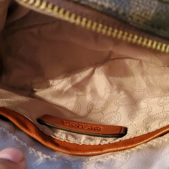 Michael Kors Mini Bag - Picture 5 of 6